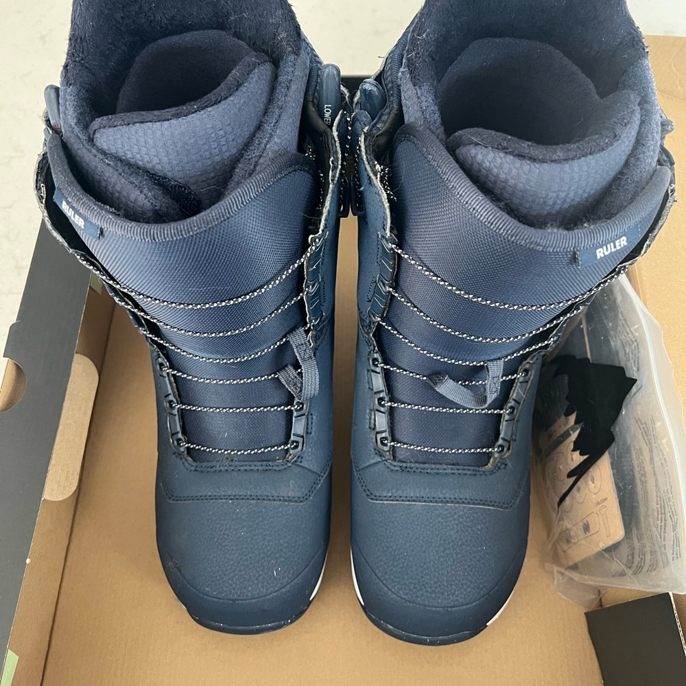 Burton Navy Snowboarding Boots - Picture 3 of 8